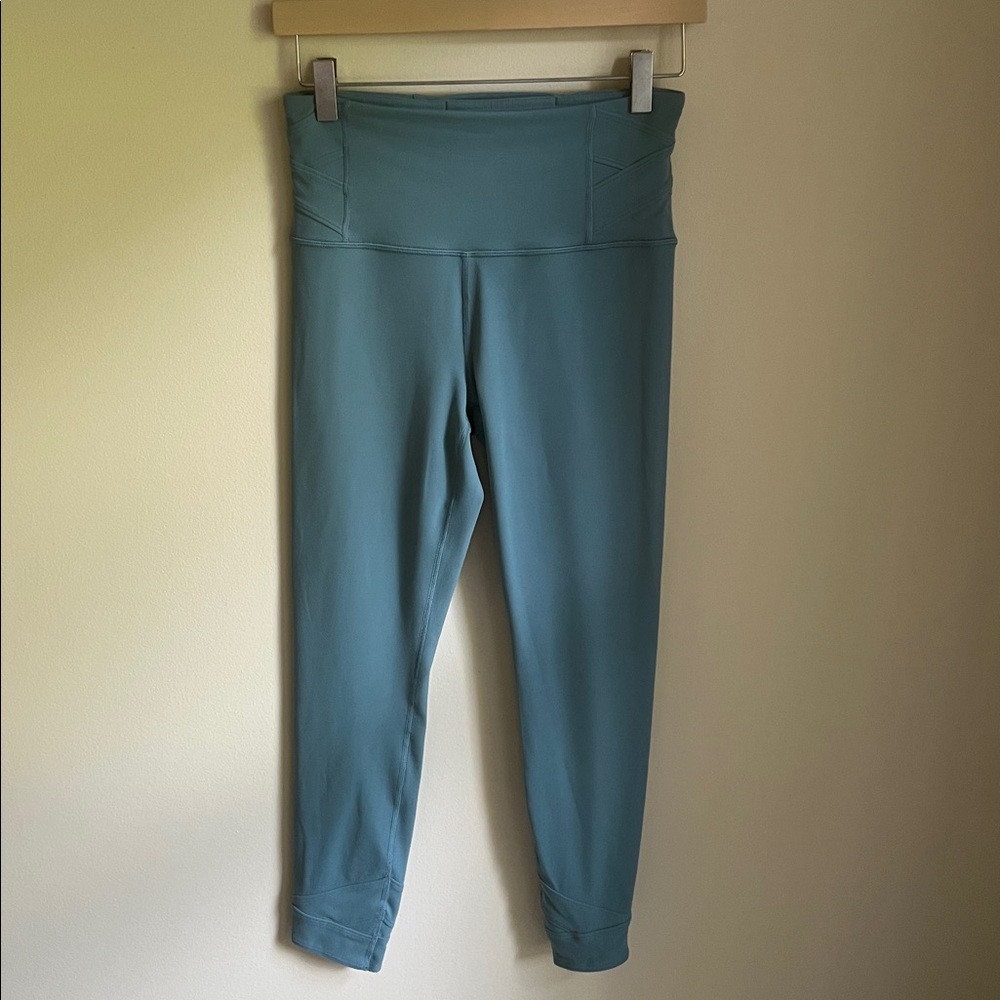 Athleta Elation Pirouette 7/8 Tight in Teal
